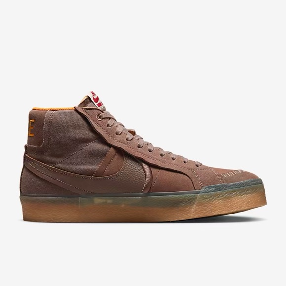 Skate Shoes
Nike SB Zoom Blazer Mid
Premium Plus Plum Eclipse/Kumquat/Gum Yellow - Picture 10 of 16
